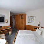 Pfrondorfer Muehle Otel 4*
