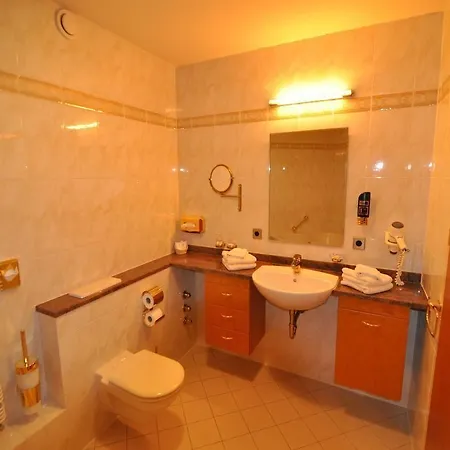 普隆德菲磨坊乡村酒店 酒店 4*