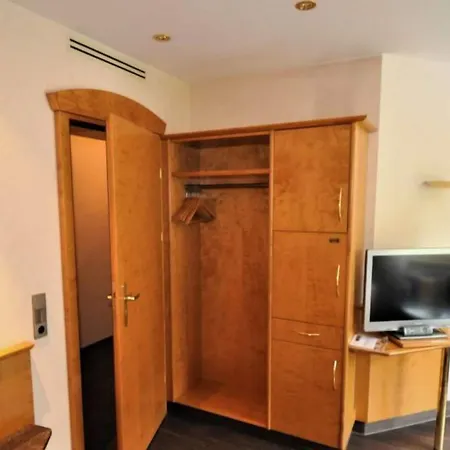 普隆德菲磨坊乡村酒店 纳戈尔德